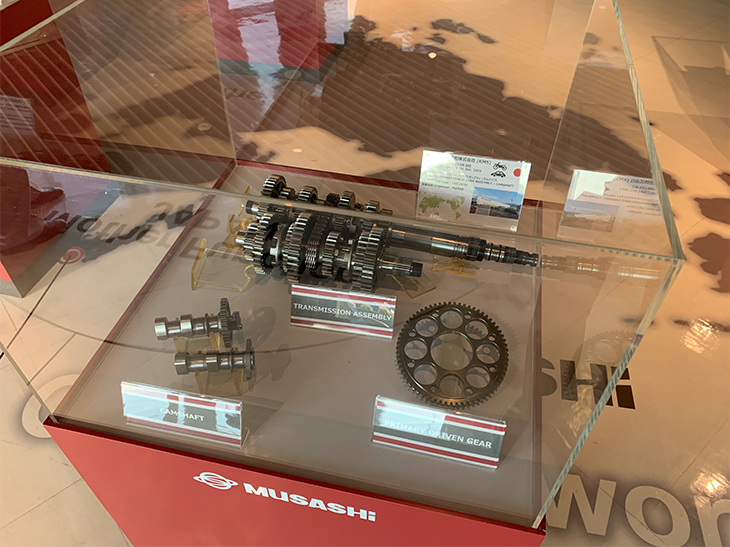 武蔵精密工業の技術力が集約されたシャフトやギアなどの自動車部品
